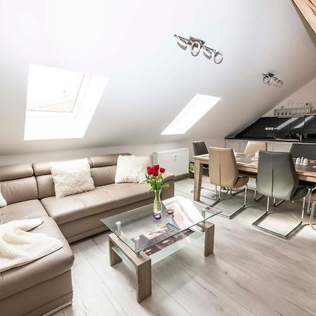 Vip Suite Hotel Heinz Dobris Eksteriør bilde